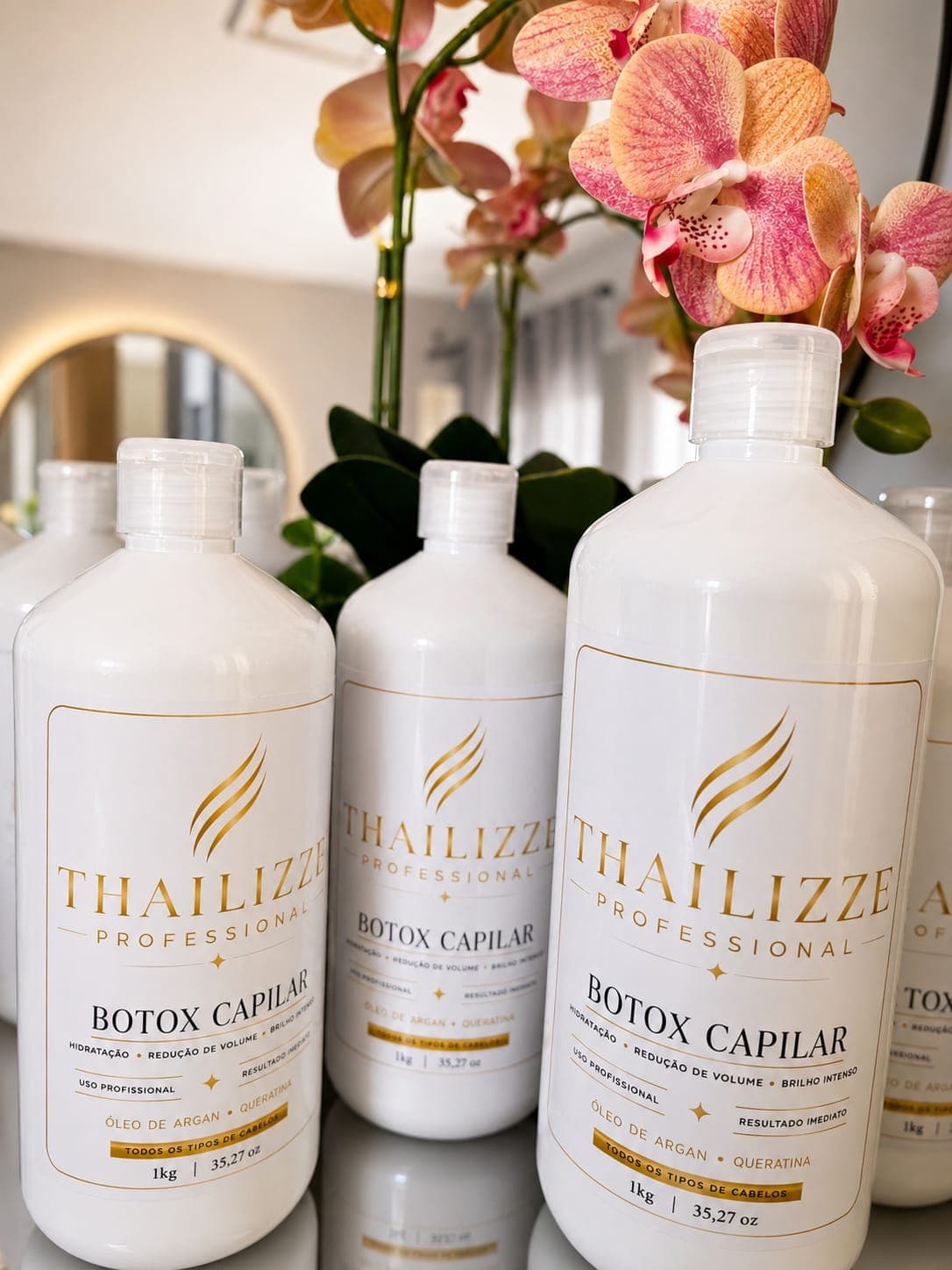 Produtos Botox Capilar Thailizze Professional numa composição com orquídeas